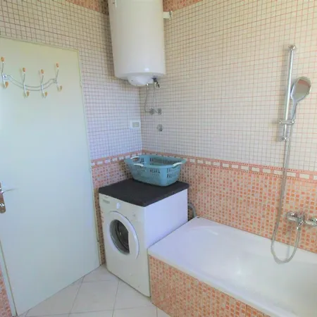 With Parking Space Rozac, - 27239 Ουμάγκ