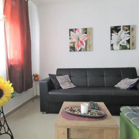 With Parking Space Rozac, - 27239 Διαμέρισμα